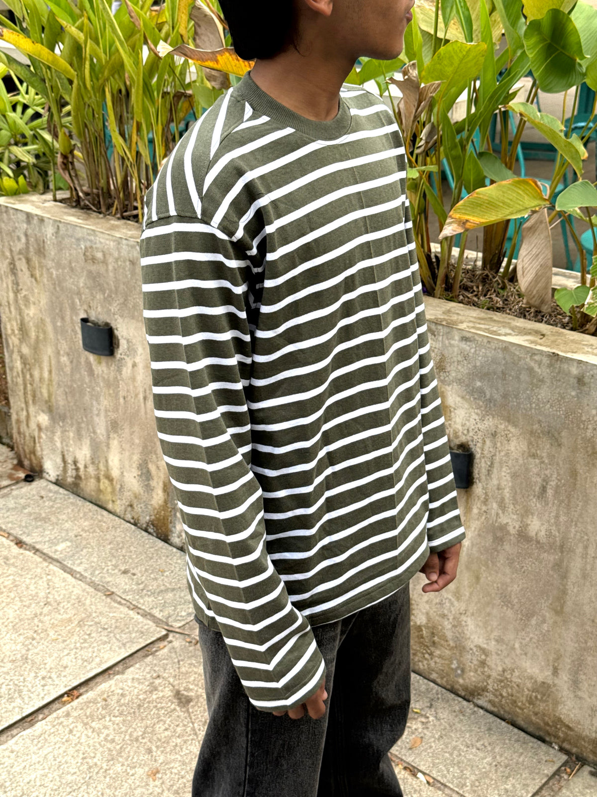 OLIVE STRIPES ESSENTIAL TEE